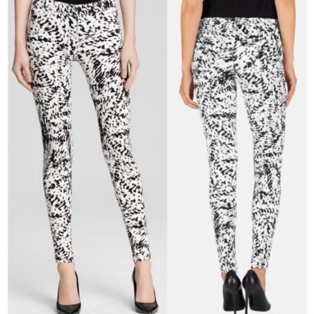 J. Brand Women's size 25 White Black Labyrinth Print Super Skinny Stretch Jeans
